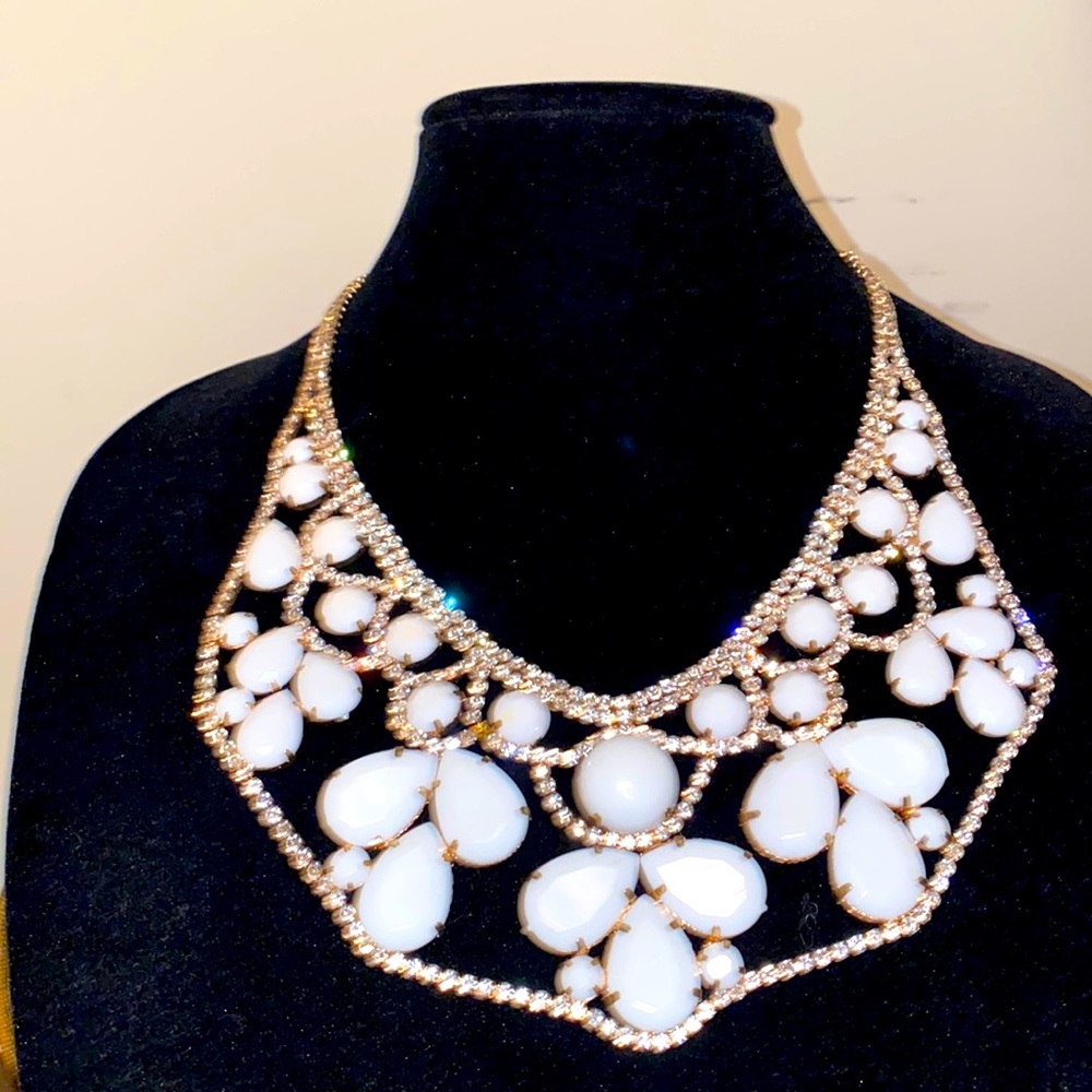 Stunning Statement Necklace - image 2
